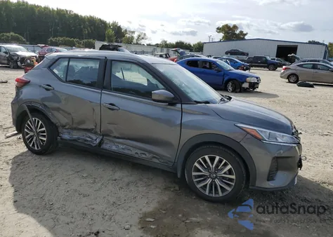 2021 Nissan Kicks Sv z USA, uszkodzony, nr VIN 3N1CP5CV9ML467409
